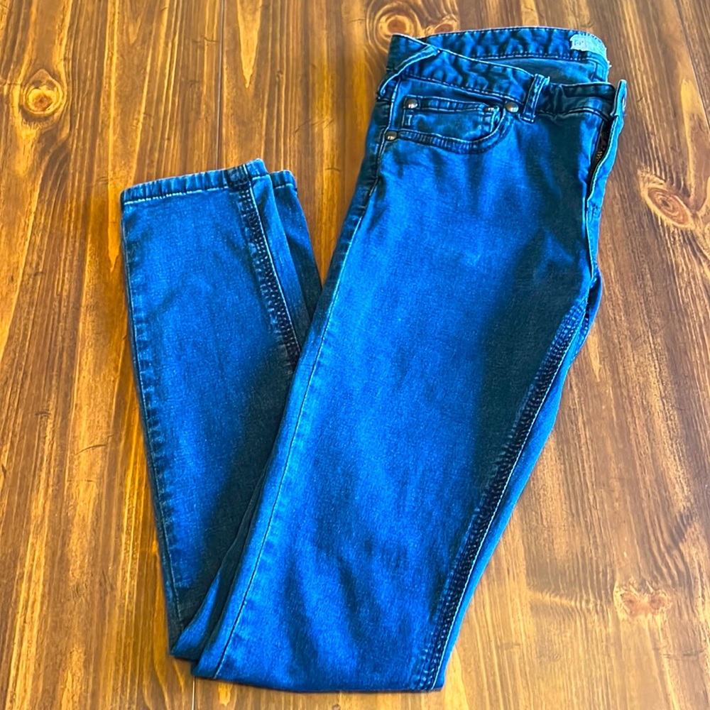 FREE PEOPLE - Size 8 Dark Denim Stretch Skinny Jeans!!!